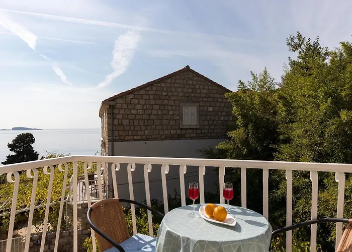 Tupina By Paulina مْليني